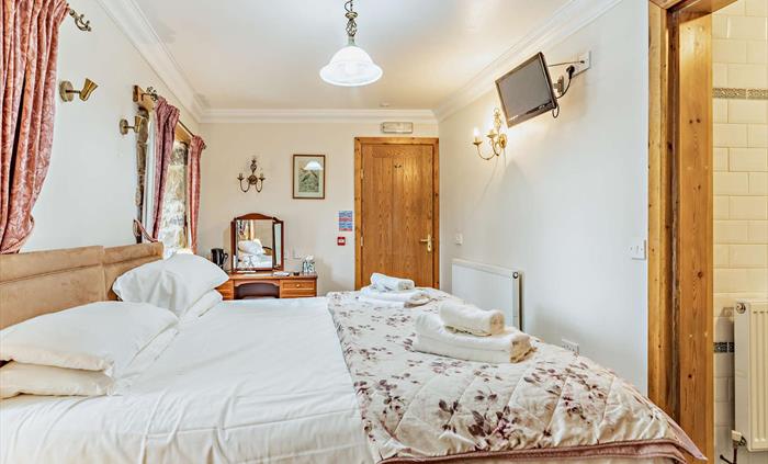 Room 3 (sleeps 2), super king with wet room, with wheelchair access